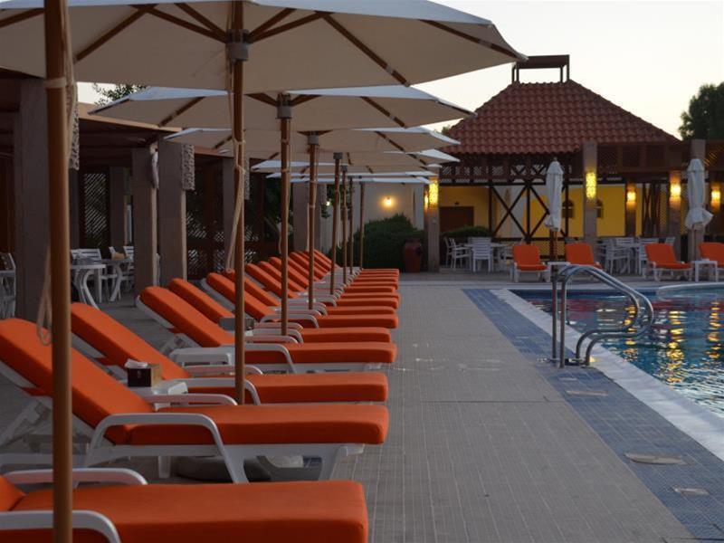 Umm Al Quwain Beach Hotel Exteriör bild