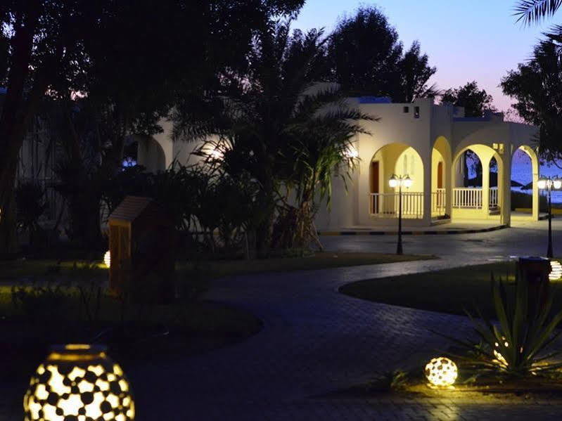 Umm Al Quwain Beach Hotel Exteriör bild